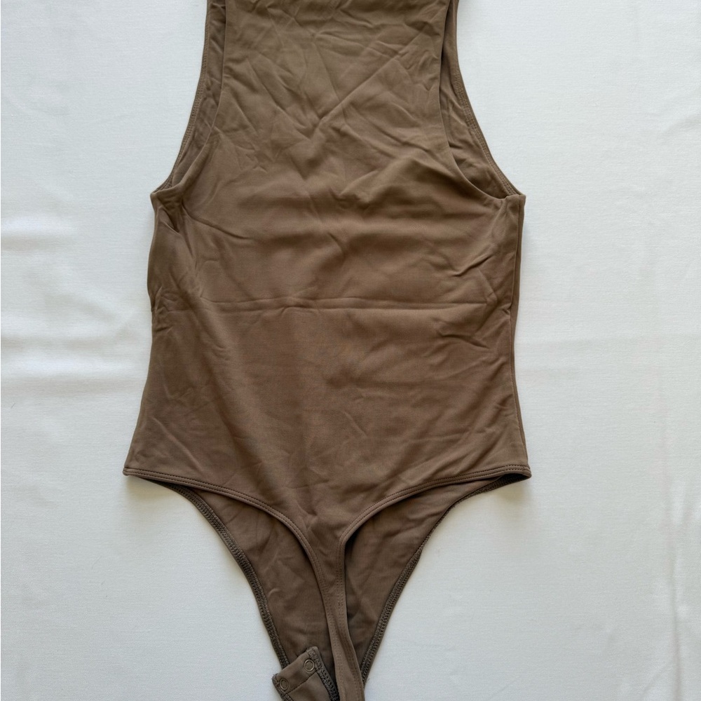 Aritzia Babaton contour bodysuit